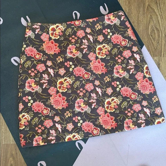 LOFT Floral Patterned Skirt with Red and Yellow Accents - Picture 2 of 6